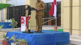 Bupati Banggai Laut Sofyan Kaepa memberikan sambutan saat peresmian gedung layanan perpustakaan daerah (Dok. Youtube Kominfo Banggai Laut)