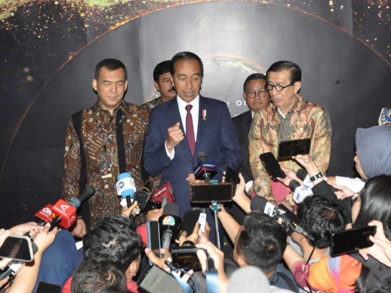 Presiden Joko Widodo memberikan keterangan Pers kepada awak media usai menghadiri peluncuran golden visa di Jakarta (Biro Pers Media dan Informasi Presiden RI)