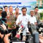 Presiden Joko Widodo diwawancarai sejumlah wartawan di kawasan industri Batang, Jawa Tengah (Biro Pers Media dan Informasi Presiden RI)
