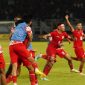 Pemain tim nasional Indonesia merayakan gol saat indonesia unggul melawan malaysia di semi final piala ASEAN U-19, dengan gol itu Indonesia memastikan diri untuk melanggeng ke final melawan Thailand (pssi)