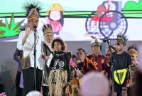Presiden Joko Widodo menghadiri Puncak Peringatan Hari Anak Nasional Tahun 2024 yang digelar di Istora Papua Bangkit, Kabupaten Jayapura, Provinsi Papua (Biro Pers dan Media Presiden RI)