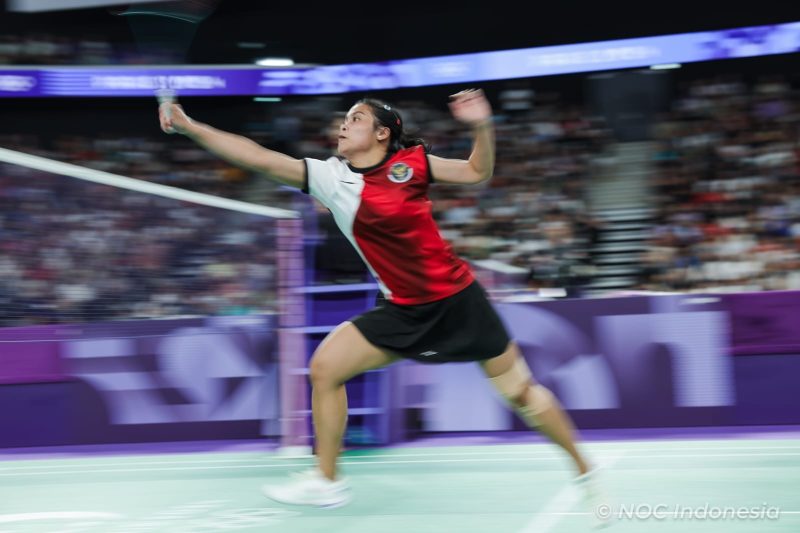 Gregoria menyingkirkan Ratchanok Intanon (Thailand) dua gim langsung dengan skor 25-23, 21-9 di Porte de La Chapelle Arena, Paris, Sabtu (3/8) sore WIB  (Foto : NOC Indonesia)
