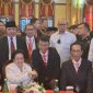 Gubenur Sulawesi Tengah Rusdy Mastura berjabat tangan bersama pembina BPIP Megawati Soekarno Putri (Istimewa)
