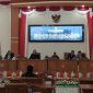 Wakil Bupati Ablit H. Ilyas, Ketua DPRD Mahdiani Bukamo di dampingi Wakil Ketua I Patwan Kuba dan Wakil Ketua II Jamaludin R. Bunsiang saat rapat paripurna DPRD membahas tentang KUA-PPAS 2025, Selasa 6 Agustus 2024 (Foto: Nomo/ KabarBenggawi)