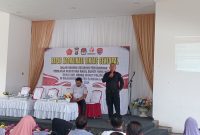 Ketua KPU Banggai Laut Syahrudin M. Tintis memaparkan materi pada rakor lintas sektoral yang diselenggarakan Polres Bangkep, Rabu 7 Agustus 2024 (Foto: Nomo/ KabarBenggawi)