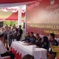 Ketua KPU Syahrudin M.Tintis didamping Anggota Komisioner Randy Pebrianti Lodik, Siti Hadra A. Aman, Suryadi Rihama dan Akhmad saat menerima pendaftaran bakal calon bupati Sofyan Kaepa dan Ablit di kantor KPU Banggai Laut, Selasa 27 Agustus 2024 (Foto: Nomo/KabarBenggawi)