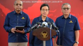 Menteri Keuangan (Menkeu) Sri Mulyani konfrensi pers seusai rapat terbatas bersama Presiden Jokowi