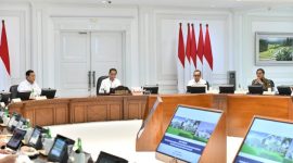 Presiden Joko Widodo saat memimpin rapat terbatas tentang RAPBN 2025 (Biro Pers Media dan Informasi Sekretariat Presiden)