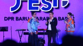 Pasha Ungu: Dari Suara di Atas Panggung Menuju Suara di Komisi