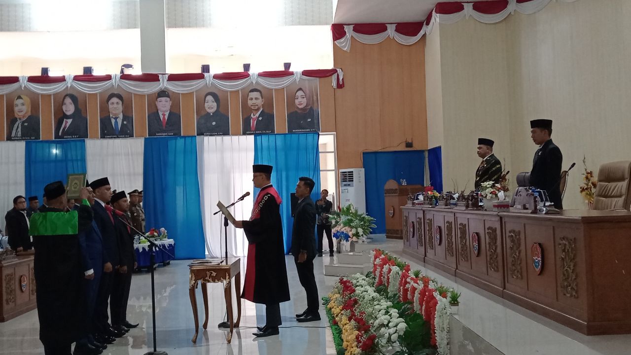 Tiga Pimpinan DPRD Banggai Laut 2024-2029 Dilantik, Ketua Patwan Kuba, Waket I Jamaludin R. Bunsiang, Waket II Abukar O. Sumail