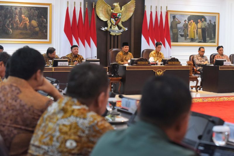 Rapat Kabinet Perdana, Presiden Prabowo Minta Pengelolaan Anggaran Harus Efisien