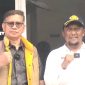 Ketua Komisi Informasi Daerah Sulawesi Tengah Hi. Abbas H. Rahim, SH., MED bersama Kepala Bidang Informasi Komunikasi Publik, Diskominfo Banggai Laut Ismail Supa, S.Sos (Istimewa)