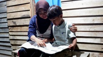 Hadiah HUT RI, PLN Salurkan Bantuan Pasang Listrik Gratis 2.821 Keluarga di 38 Provinsi
