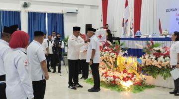 Bupati Sofyan Kaepa Hibahkan Mobil Operasional untuk PMI